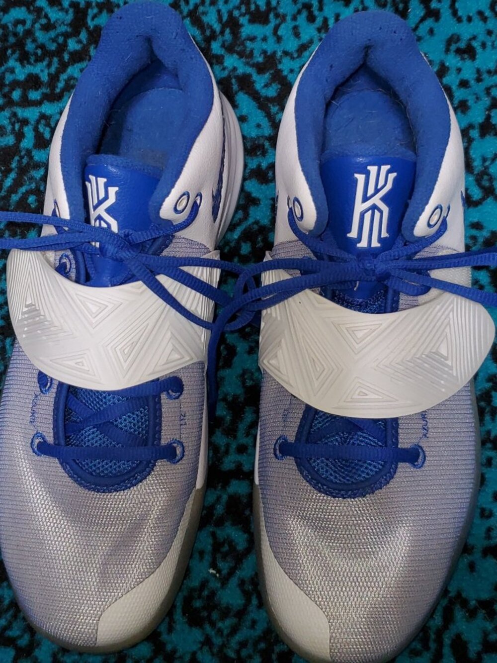 Preowned Nike Kyrie Flytrap III 3 White Varsity Royal Tennis Shoes, Size 11.5